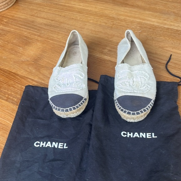 CHANEL
Interlocking CC Logo Canvas Espadrilles - Picture 7 of 11